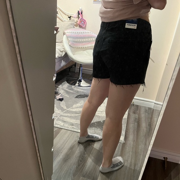 Old Navy Black Cut Off Jean Shorts - Picture 7 of 7